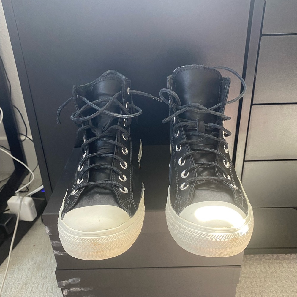 Classic converse black leather